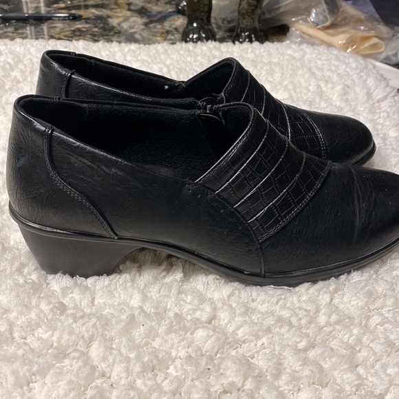 Womens Easy Street solid black slip on zipper shoes 👞 size 10W.  EUC - Picture 2 of 7